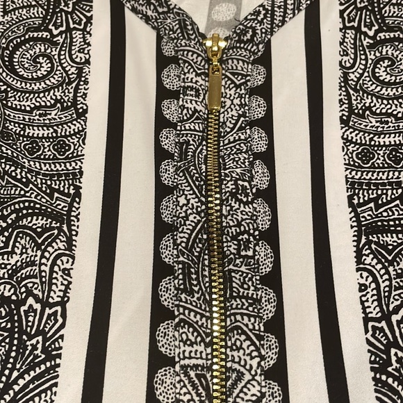 INC V-neck Sleeveless Blouse with Front Zip - Picture 3 of 3